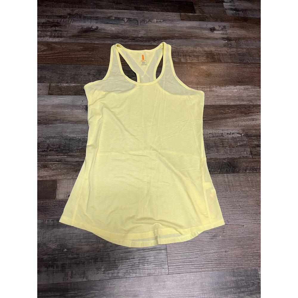 Lucy yellow active tank